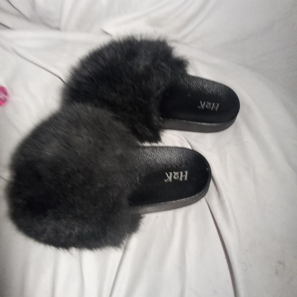 2 Black H2K slippers size 9 - Picture 5 of 5